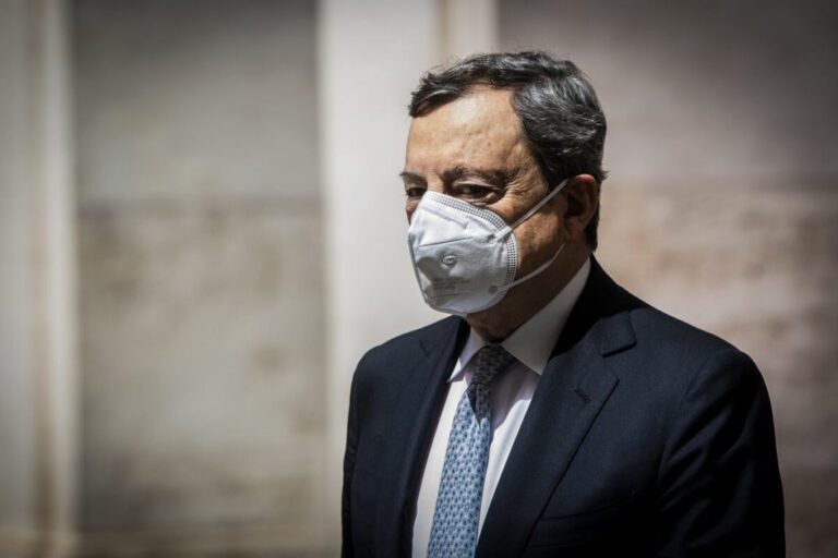 Sondaggio: crolla la fiducia in Draghi e nel governo