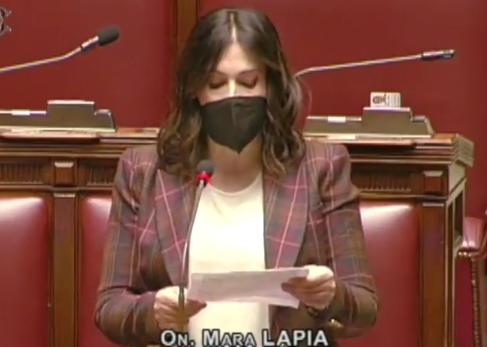 Rinnovabili, la dura replica della Deputata Lapia a Draghi: «La guerra non sia la scusa per fare della Sardegna terra di conquista».