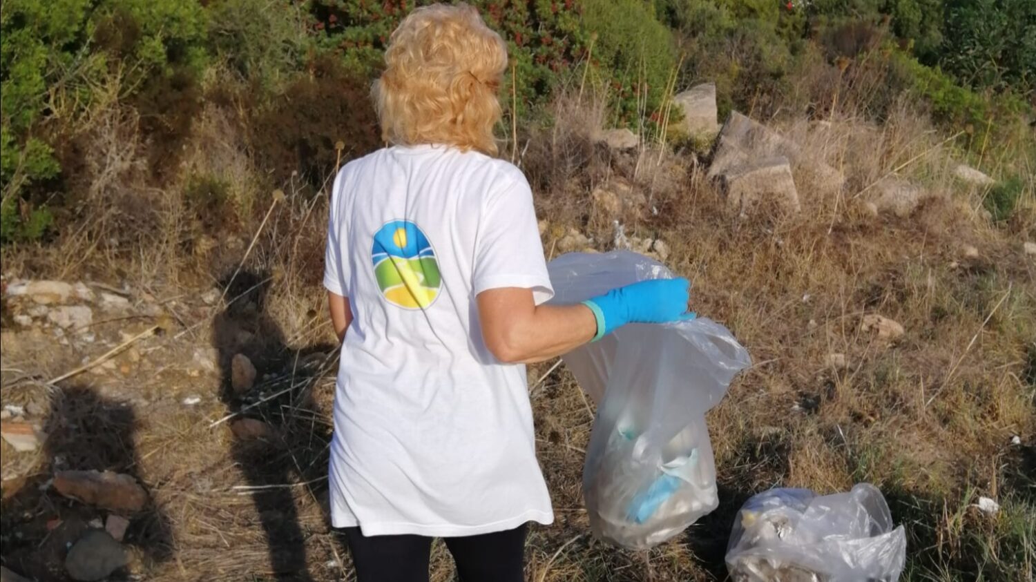 La Maddalena volontariato- raccolta rifiuti ambiente