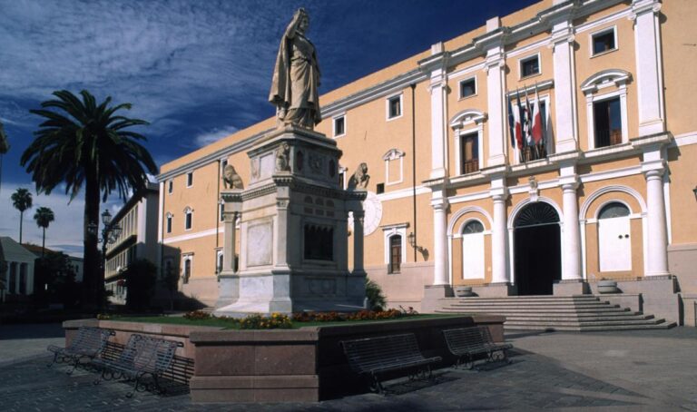 Il Consiglio comunale di Oristano si schiera compatto in difesa del reparto di pediatria dell’ospedale San Martino