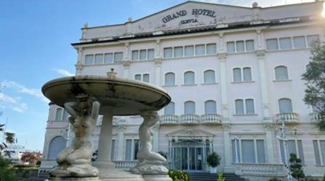 Il Grand Hotel di Cervia torna al centro della movida romagnola