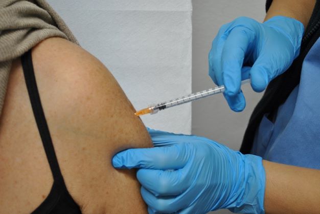 Vaccinazione anti covid a Bono e Porto Torres 