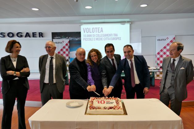 Volotea festeggia il decimo Anniversario in Sardegna