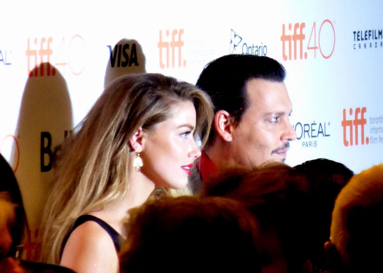 Johnny Depp vs Amber Heard: sui social scorre (anche) la misoginia