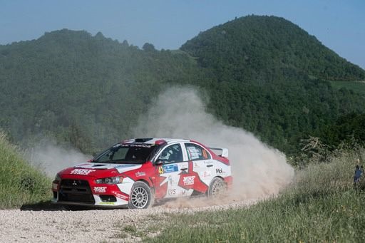 Carmine Tribuzio e Fabiano Cipriani, portacolori della scuderia RO racing vincono la Coppa Rally di settima zona