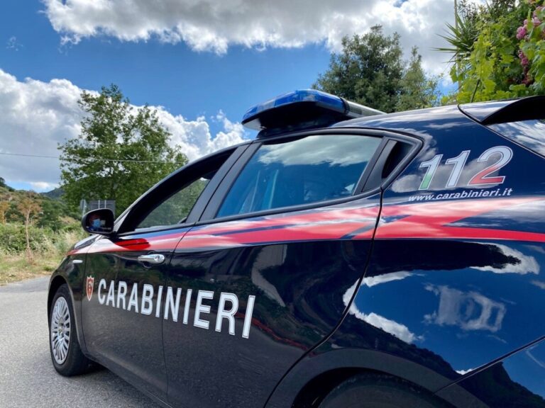Bosa: bambino in auto liberato dai Carabinieri