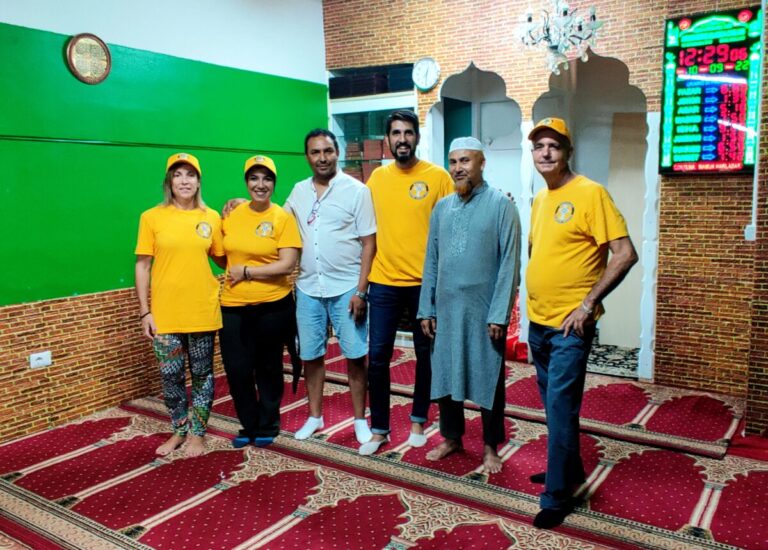 Ministri Volontari di Scientology sanificano Moschea