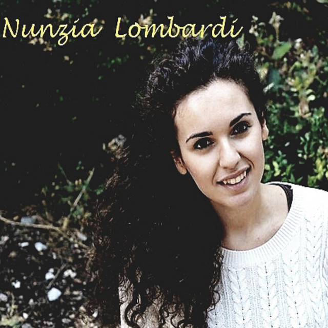 Nunzia Lombardi: in radio il nuovo singolo “Mia”