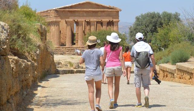 Turismo non si ferma, a giugno boom di viaggi: analisi Vamonos Vacanze